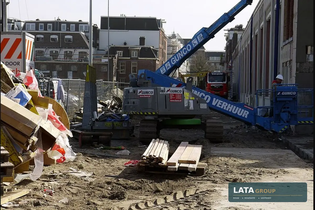 Renovatiewerk aan een bestaand gebouw in Amsterdam Oud-West