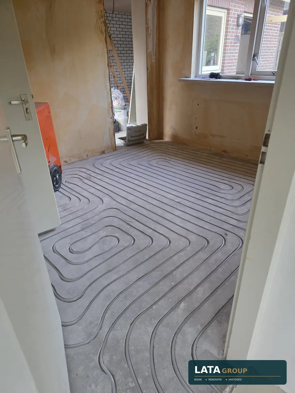 Doorlopende vloerverwarming, uitgevoerd door LATA Group